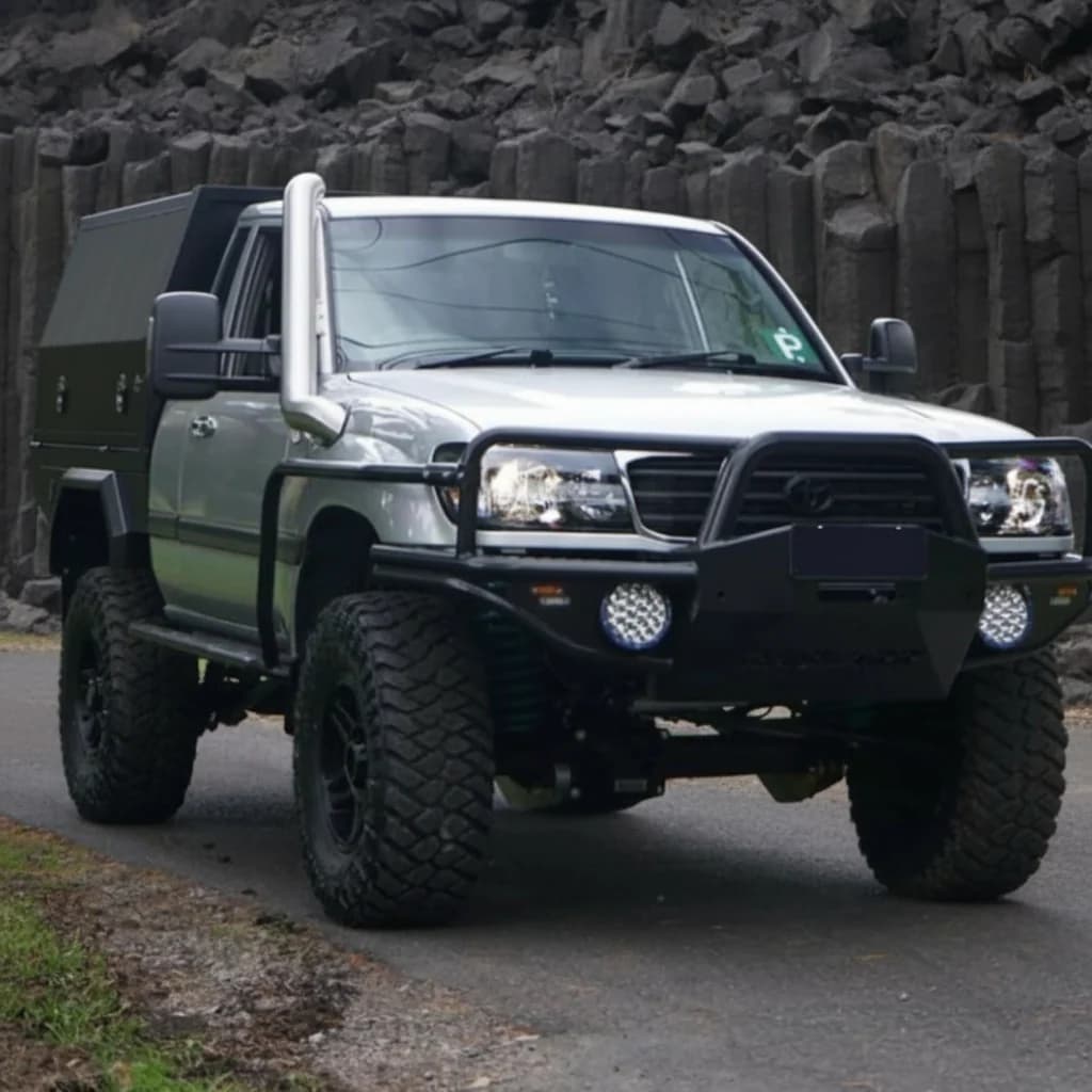105 Series Toyota LandCruiser 7" Azza Raslarr Bull Bar